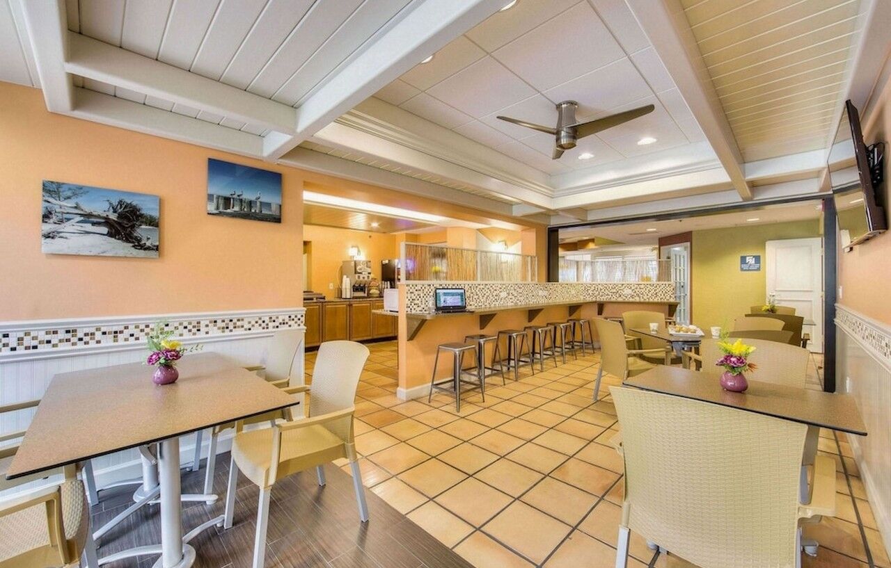Inn Of Naples, Tapestry Collection By Hilton Exterior photo
